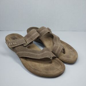 Bass "Demi" Womens size 7.5 W Tan Leather Adjustable Tong Sandals shoes